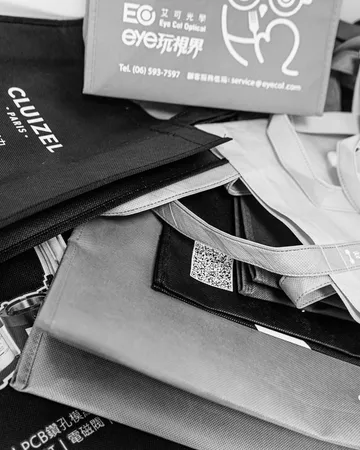 Non-woven Tote — Volume production, batch shipping